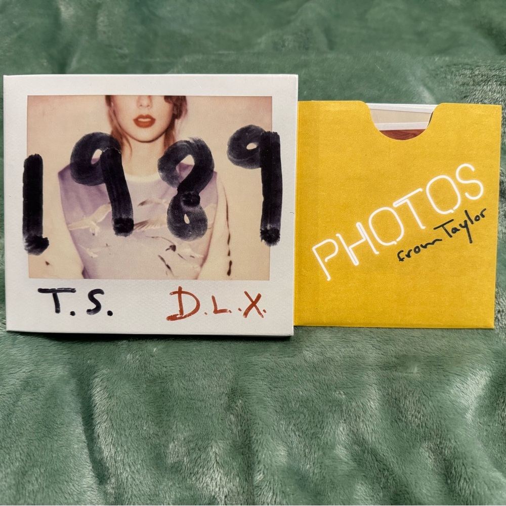 Taylor Swift 1989 Deluxe Edition With Polaroids